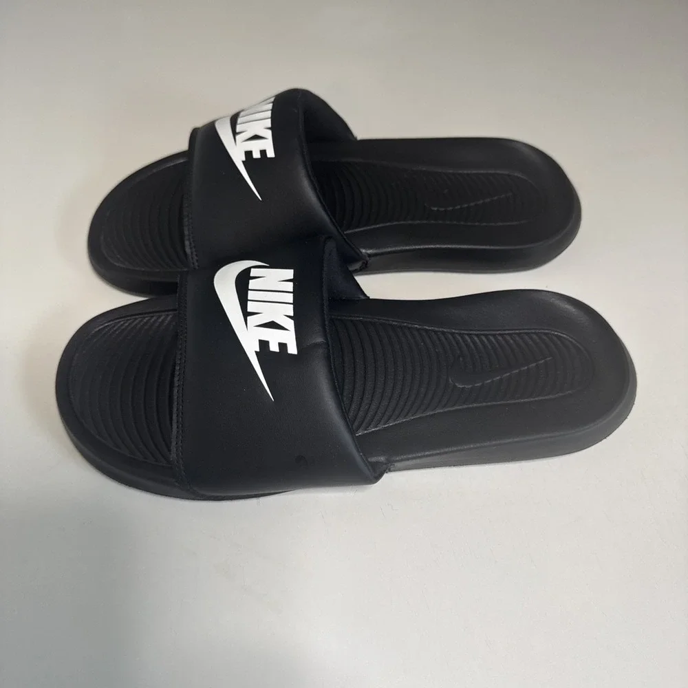 Nike Victori One Mens Slides Black White CN9675-002 Size 7 Athletic Sandals